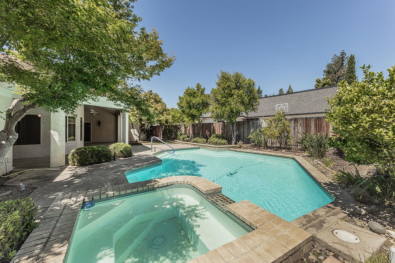2856 W Athens Ave, Fresno, CA 93711