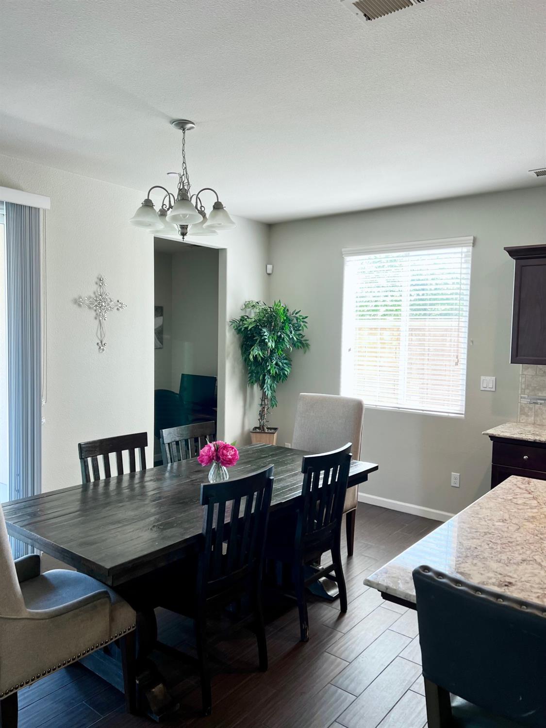 3489 Lansing Ave, Clovis, CA 93619