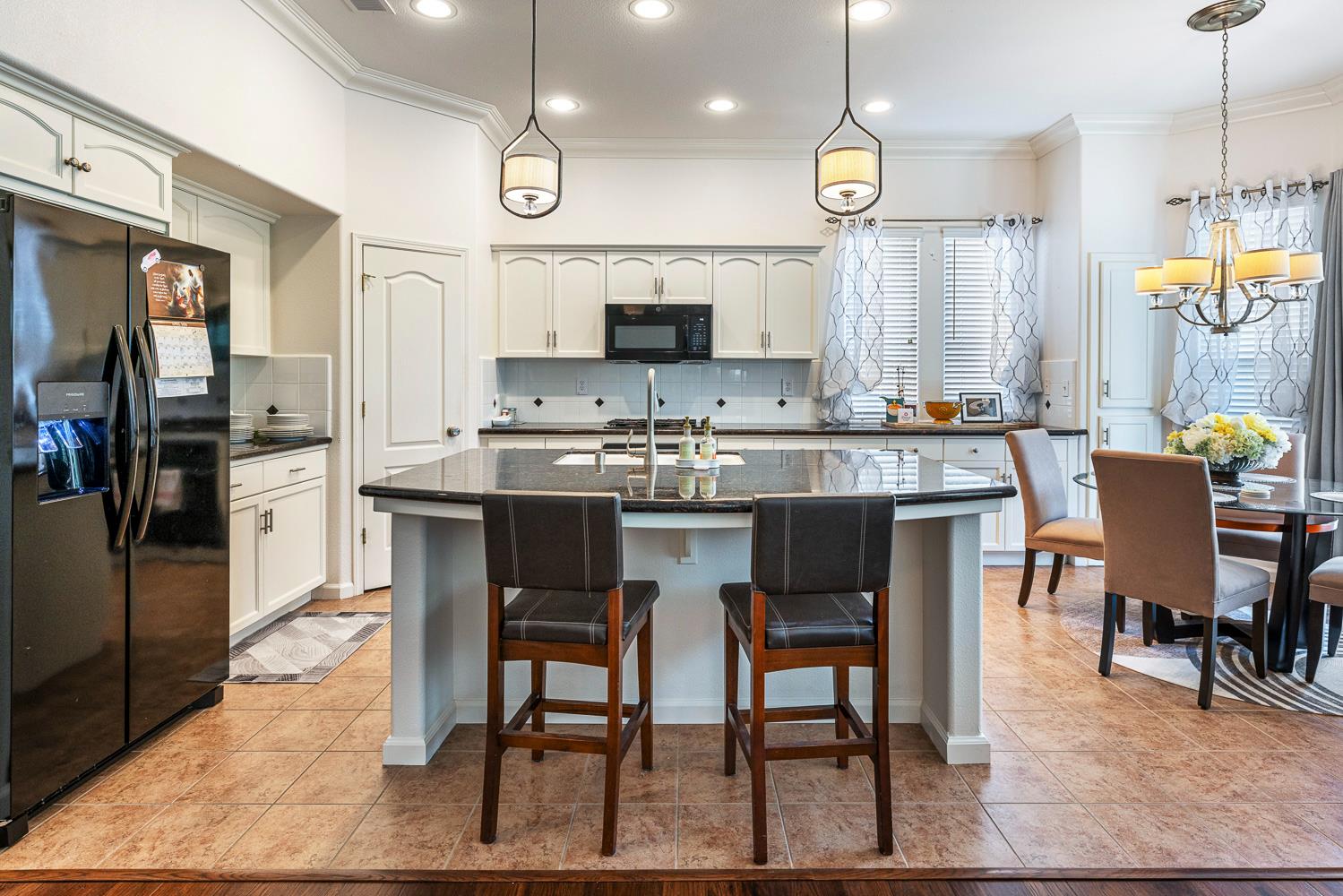 2549 Whiteash Ave, Clovis, CA 93619