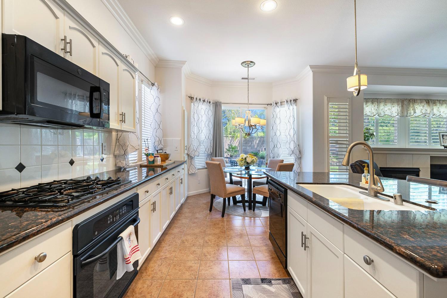 2549 Whiteash Ave, Clovis, CA 93619