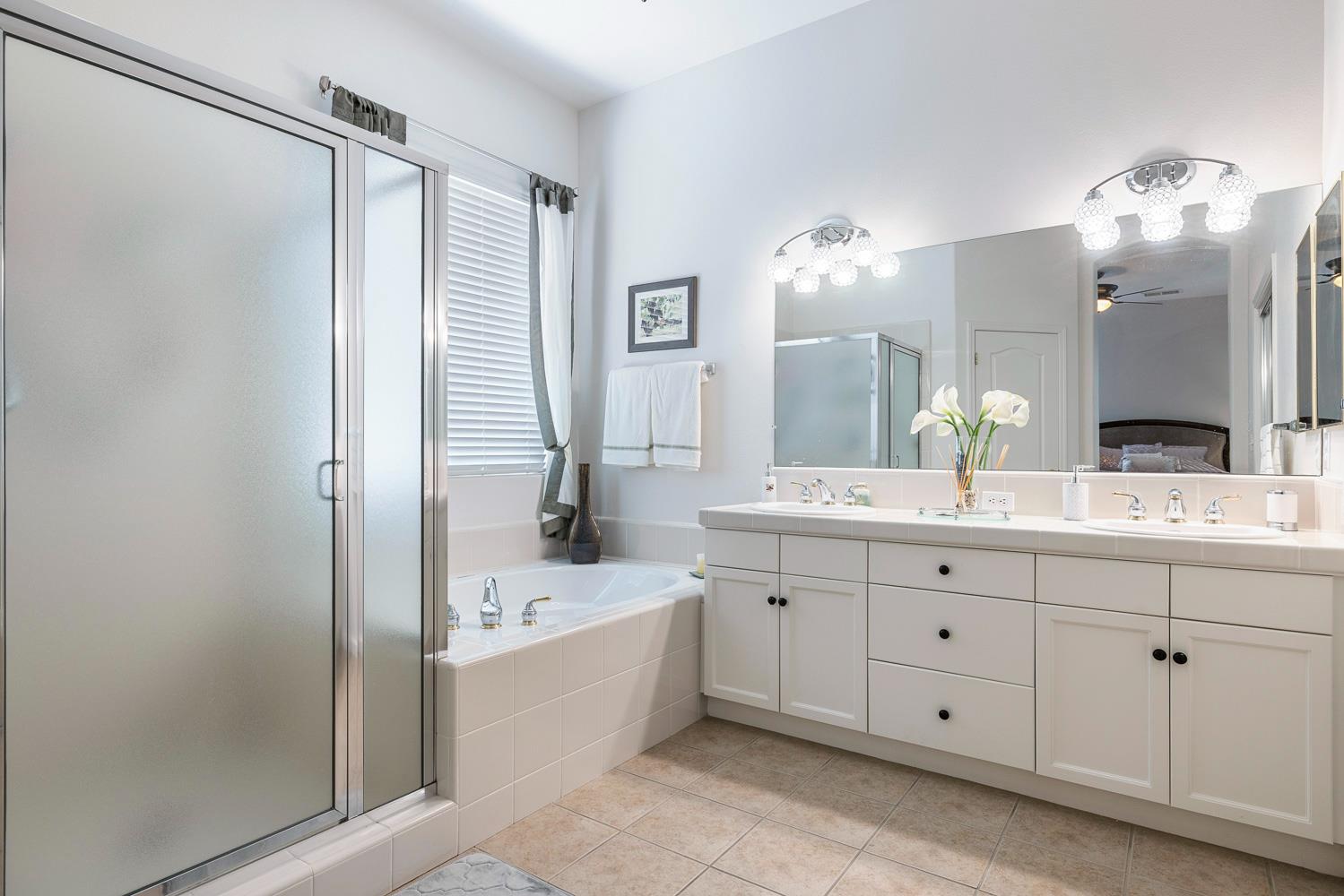 2549 Whiteash Ave, Clovis, CA 93619