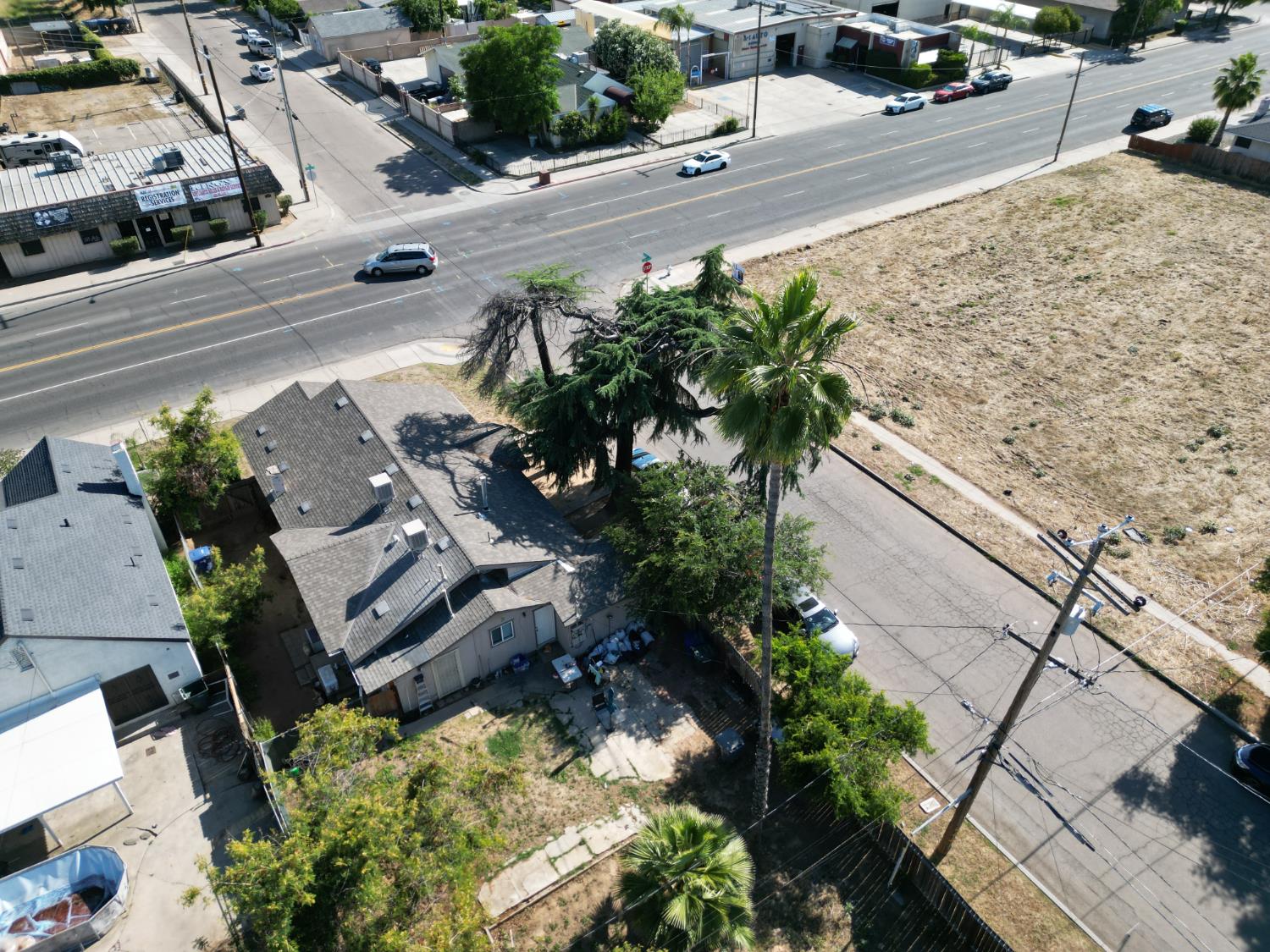 2901 E Olive Ave, Fresno, CA 93701