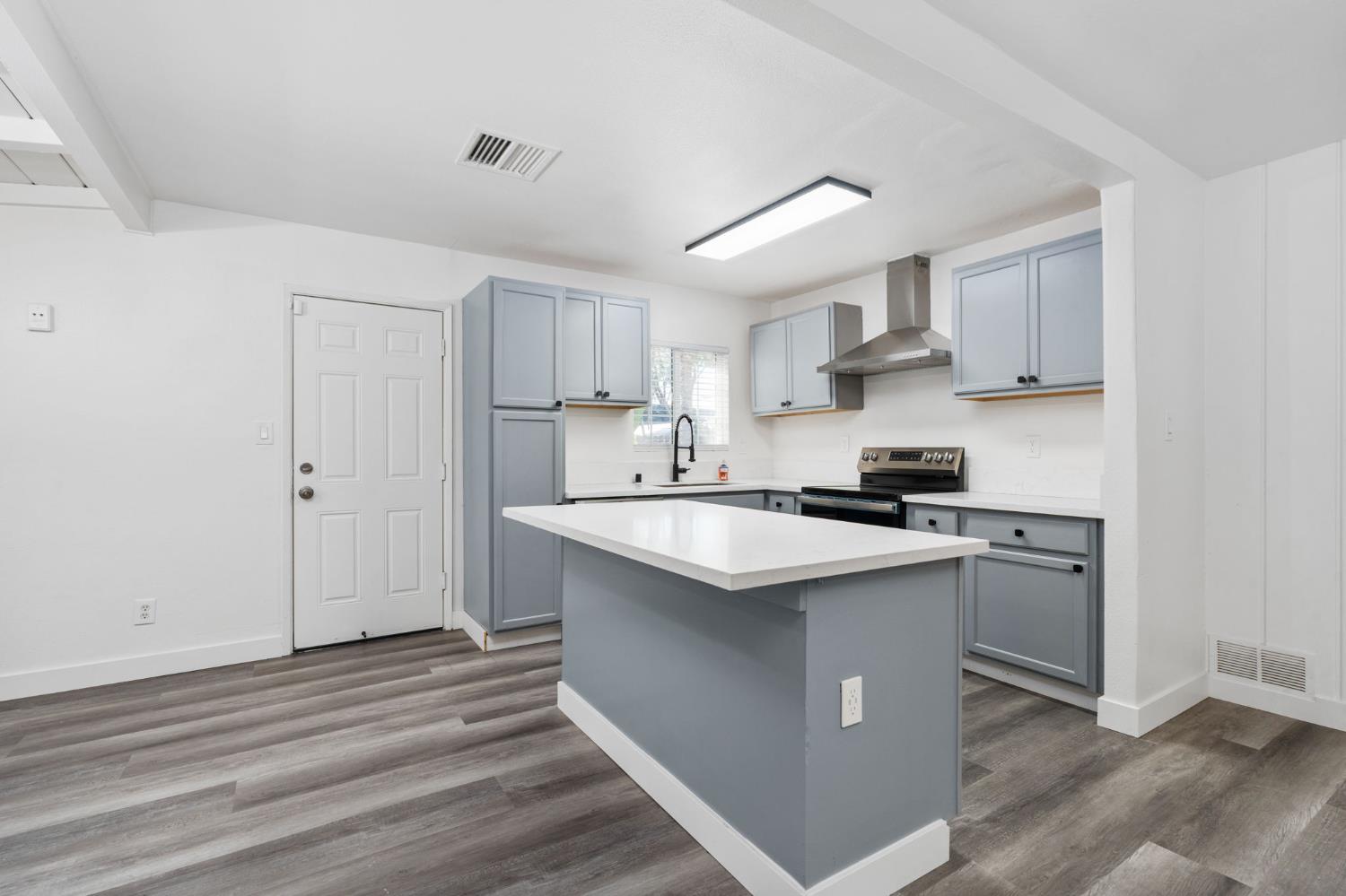 4843 N Doon Way, Fresno, CA 93726