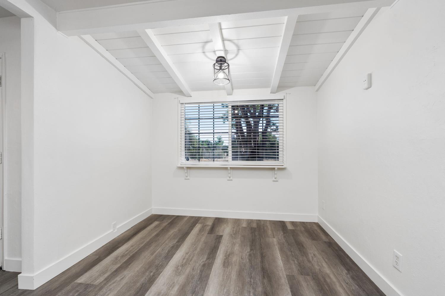 4843 N Doon Way, Fresno, CA 93726
