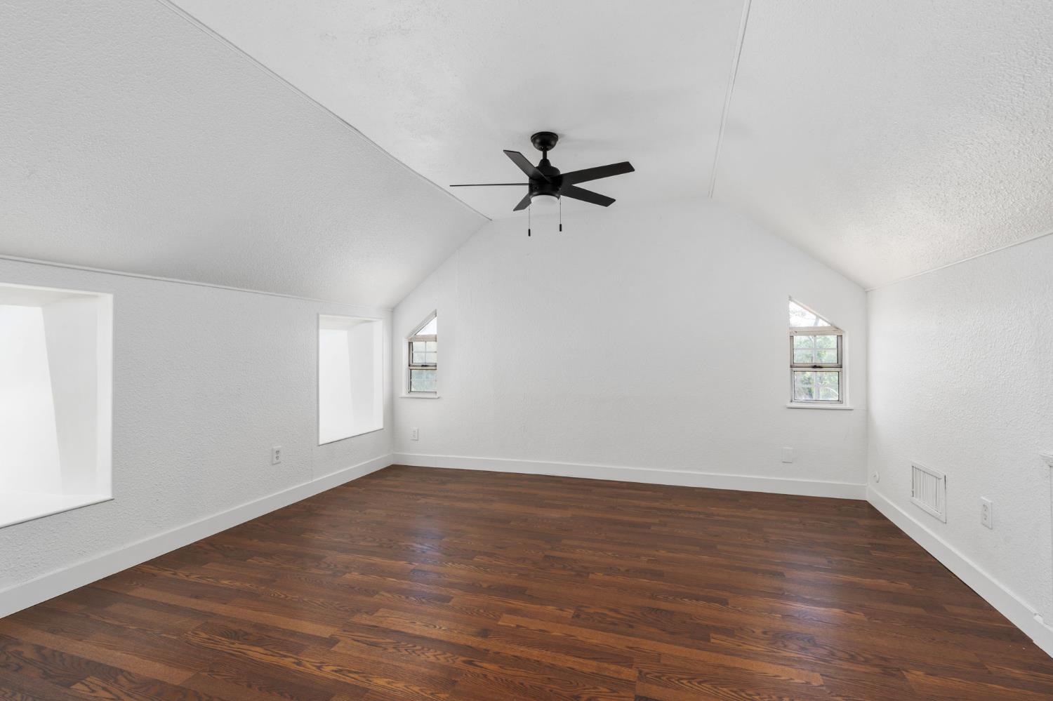 4843 N Doon Way, Fresno, CA 93726
