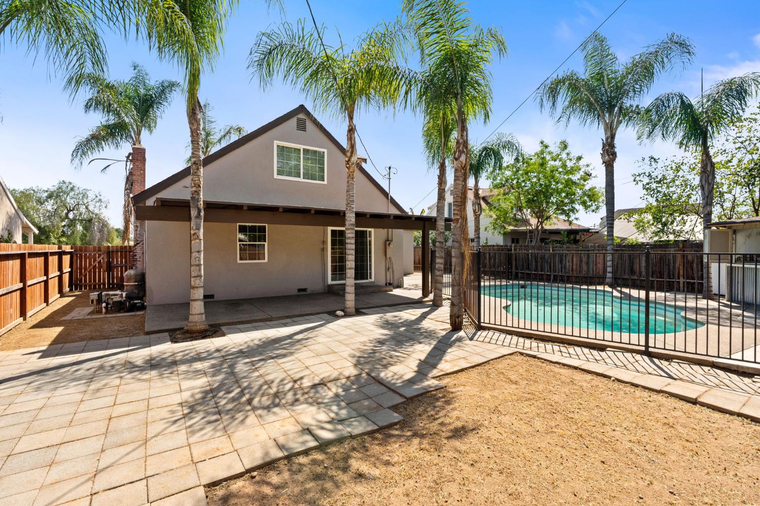 4843 N Doon Way, Fresno, CA 93726