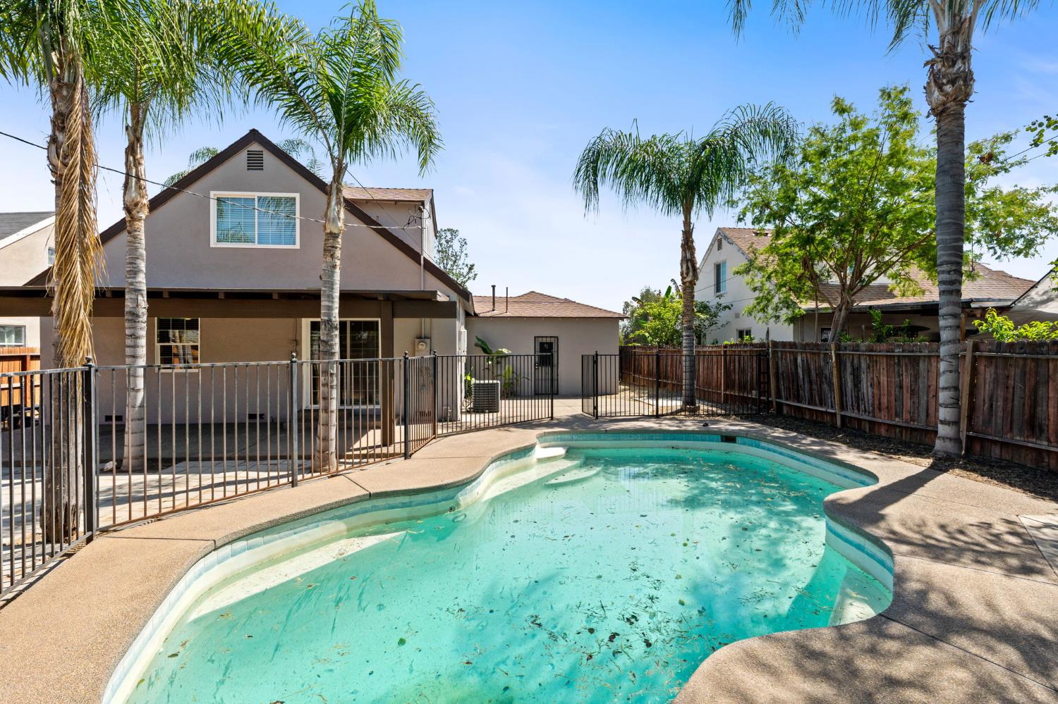 4843 N Doon Way, Fresno, CA 93726