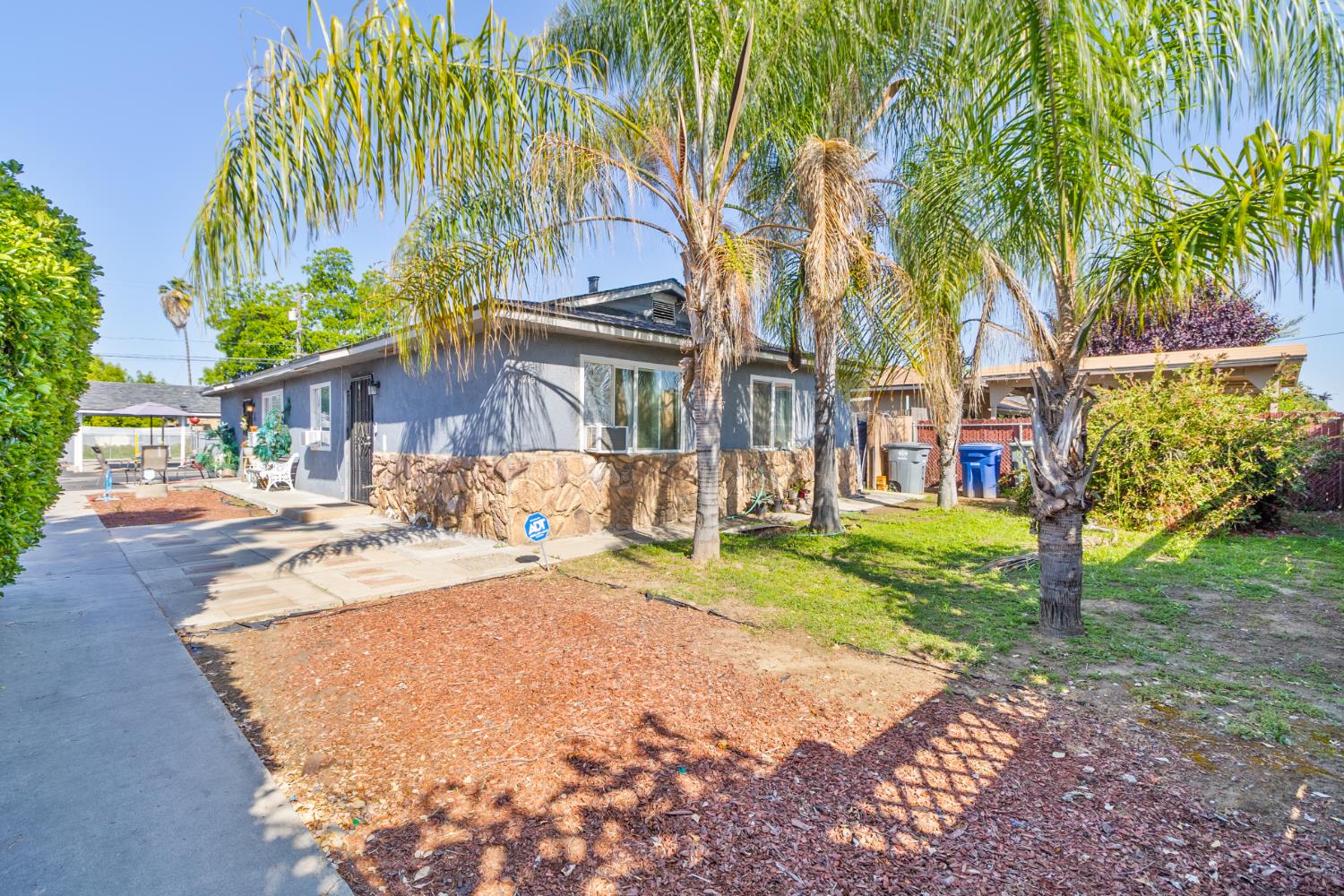 715 Faller Ave, Sanger, CA 93657