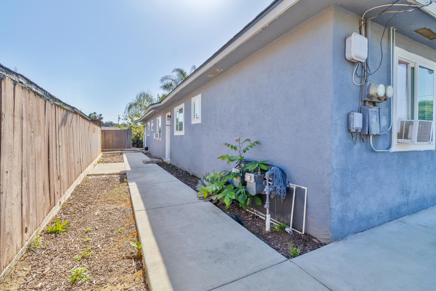 715 Faller Ave, Sanger, CA 93657