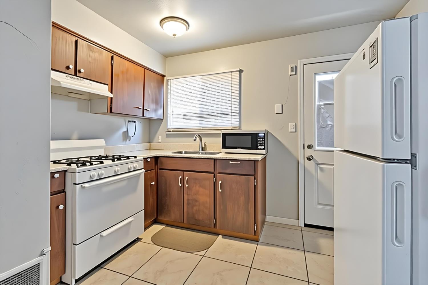 715 Faller Ave, Sanger, CA 93657