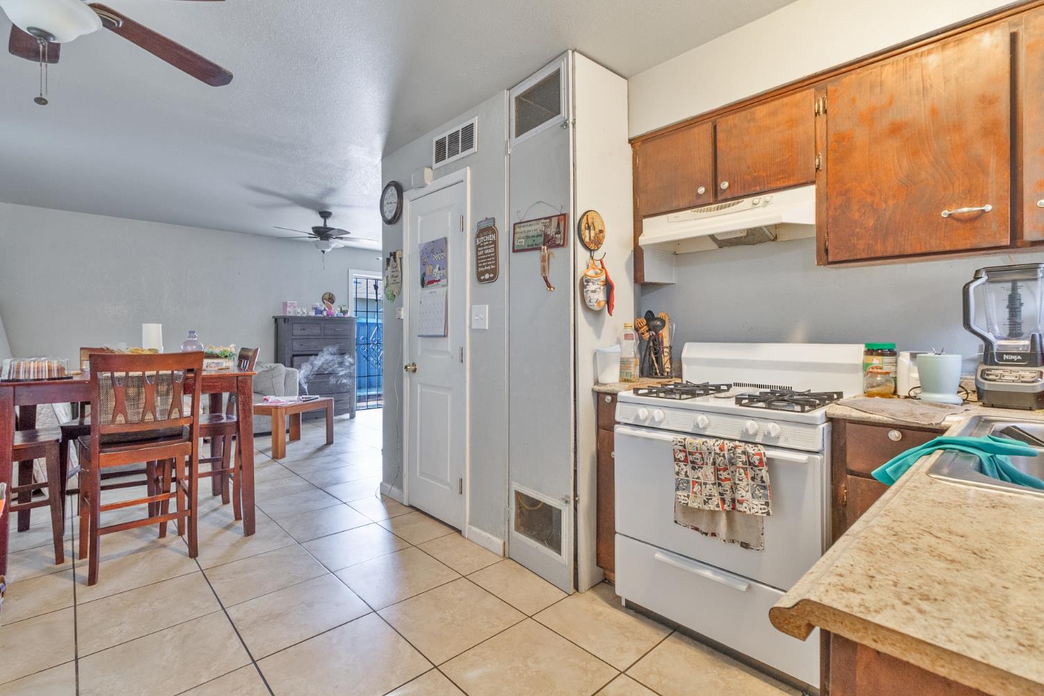 715 Faller Ave, Sanger, CA 93657