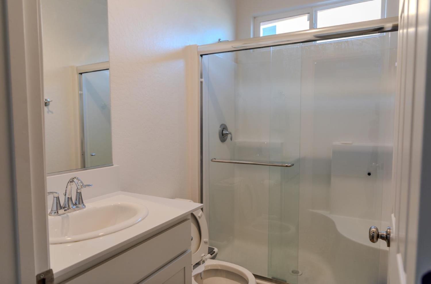 14206 Gragnani Ave, Kerman, CA 93630