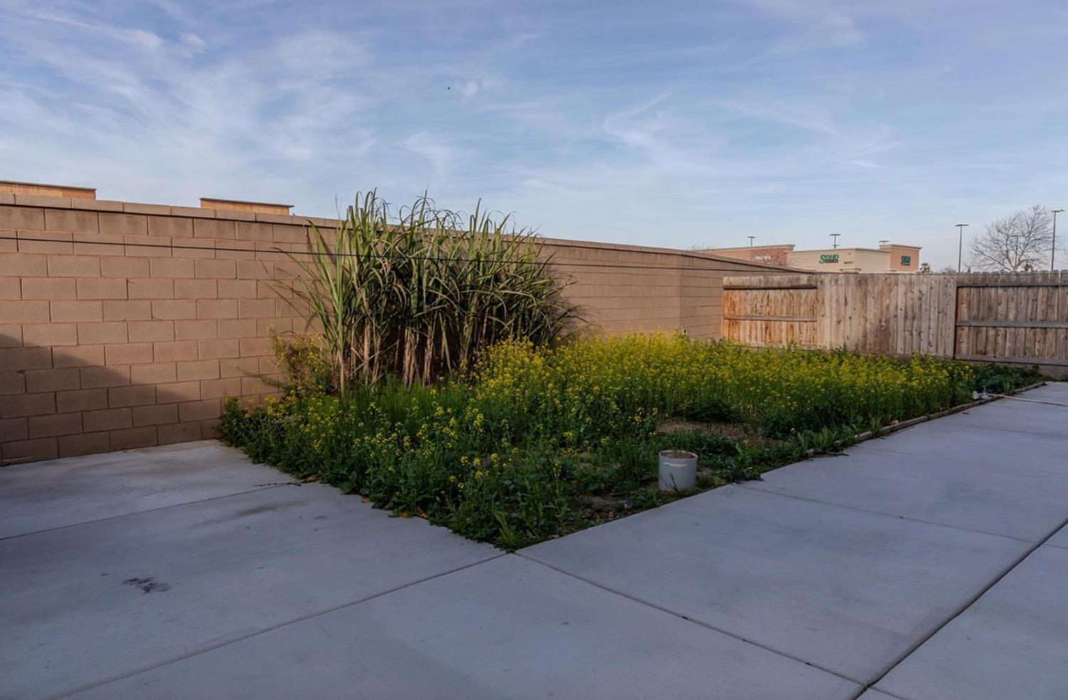 14206 Gragnani Ave, Kerman, CA 93630