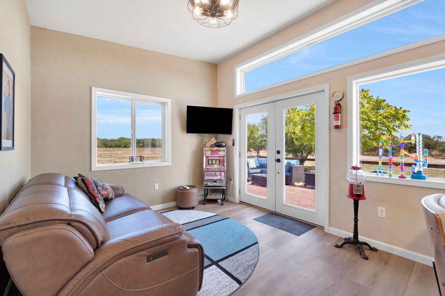 7595 Highway 43, Hanford, CA 93230