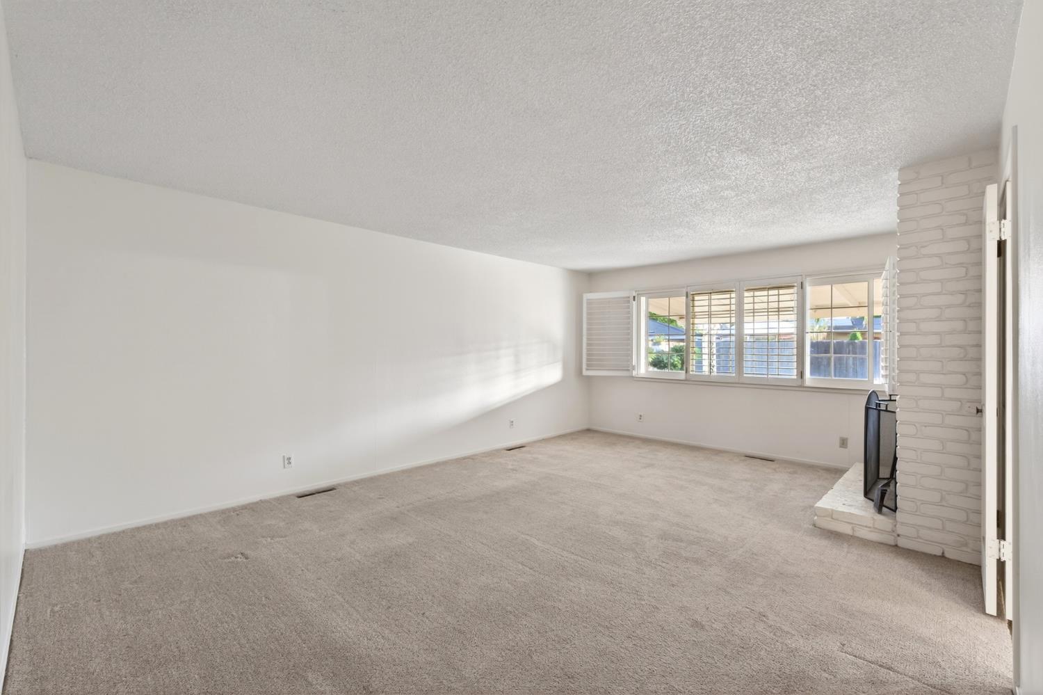 4667 N Bengston Ave, Fresno, CA 93705