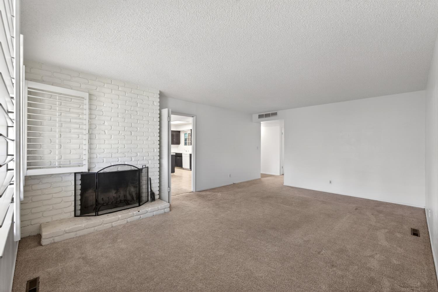 4667 N Bengston Ave, Fresno, CA 93705