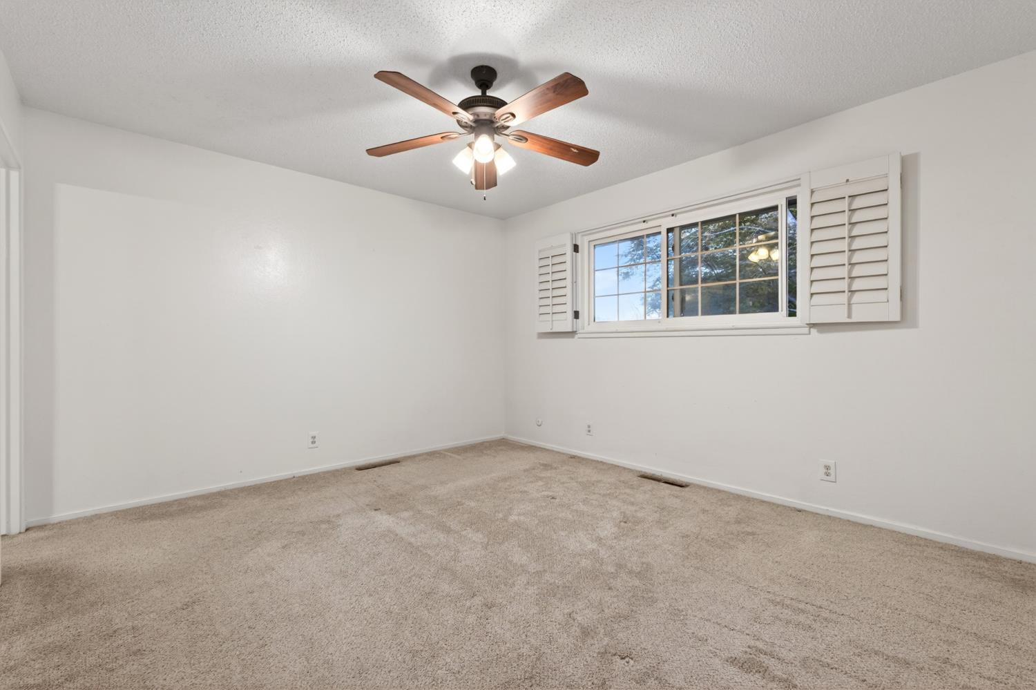 4667 N Bengston Ave, Fresno, CA 93705