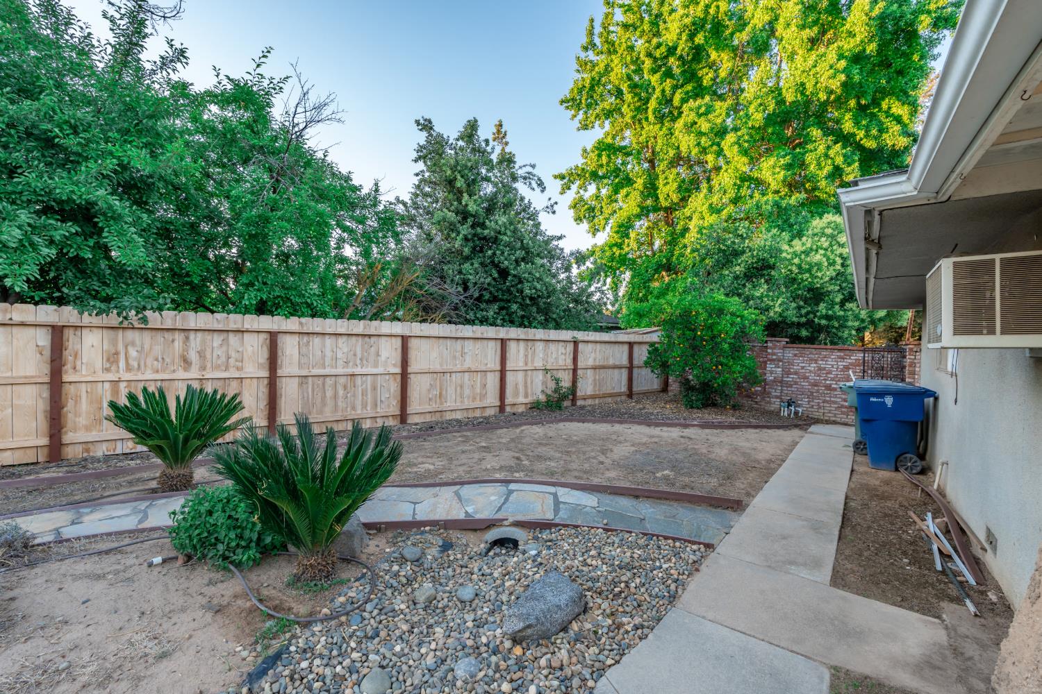 4667 N Bengston Ave, Fresno, CA 93705