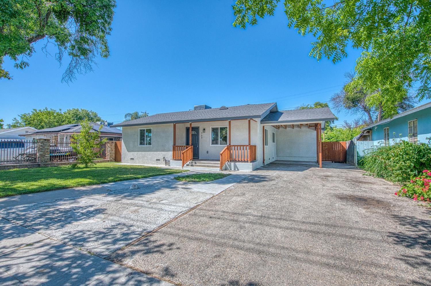 942 W Shields Ave, Fresno, CA 93705