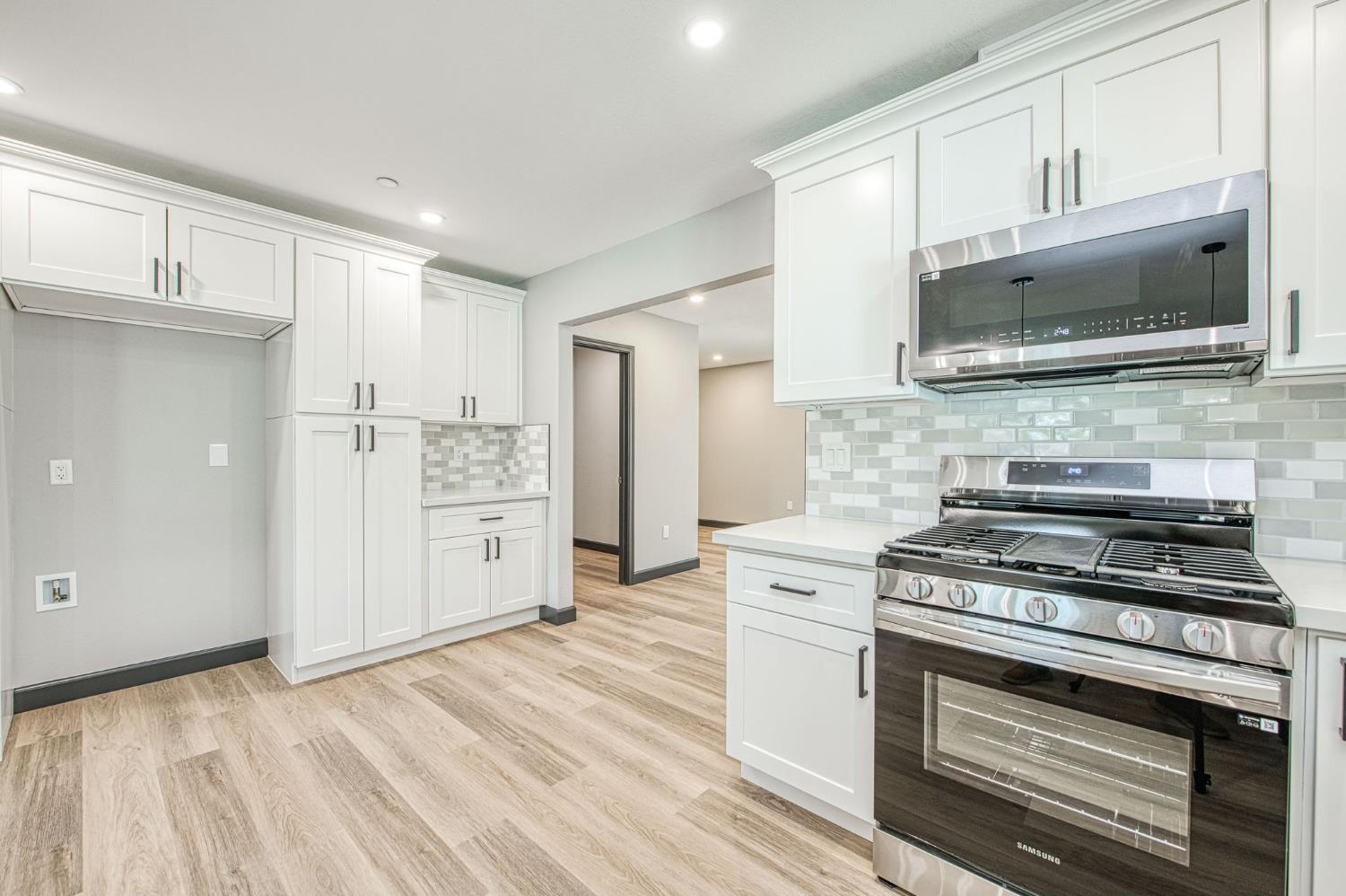 942 W Shields Ave, Fresno, CA 93705