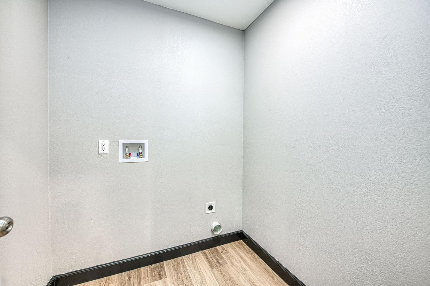 942 W Shields Ave, Fresno, CA 93705