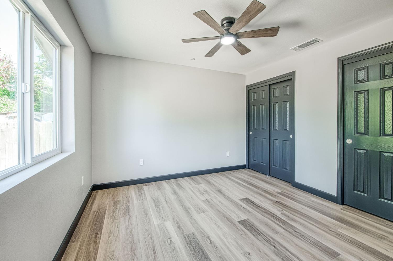 942 W Shields Ave, Fresno, CA 93705