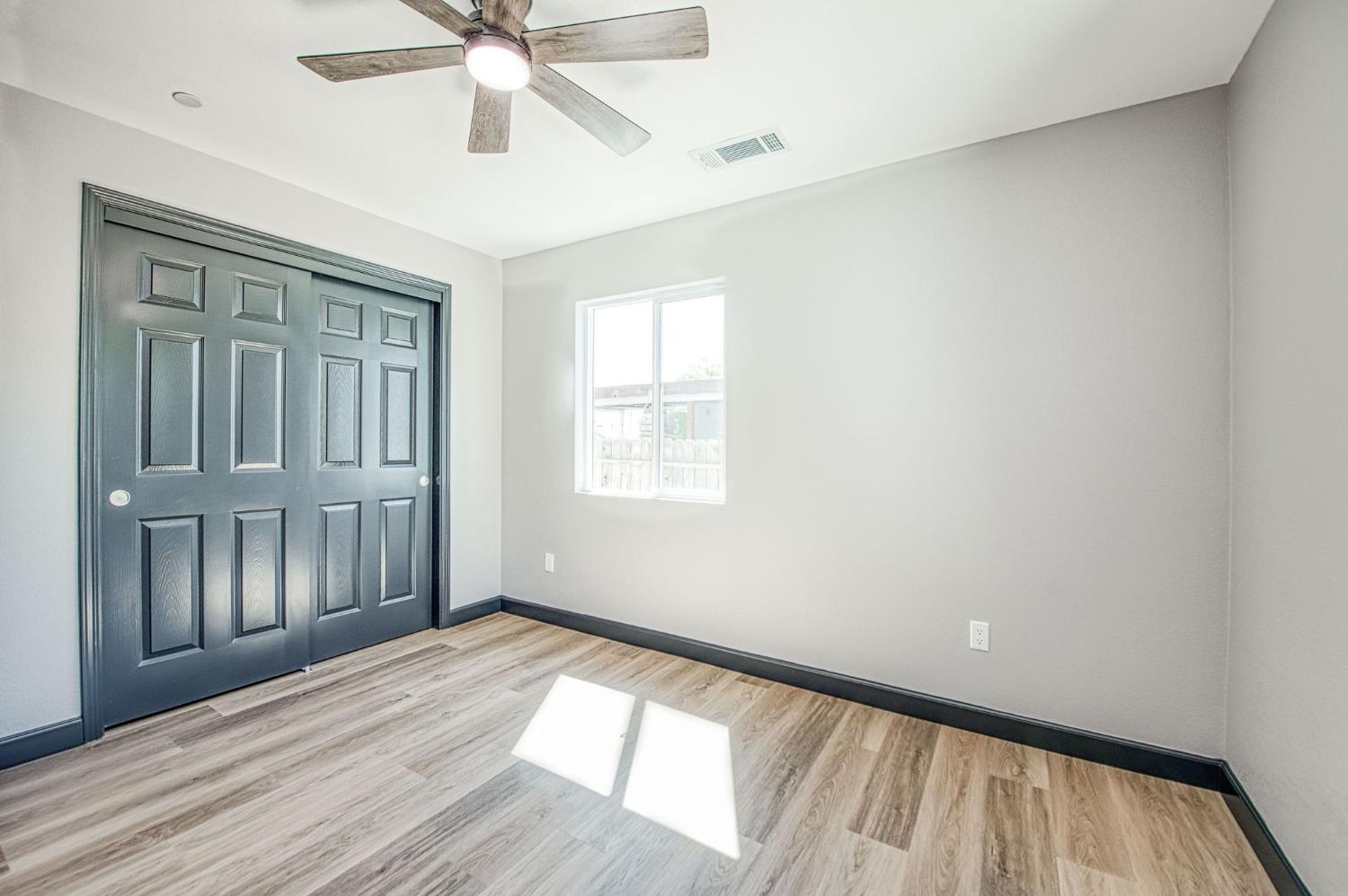 942 W Shields Ave, Fresno, CA 93705