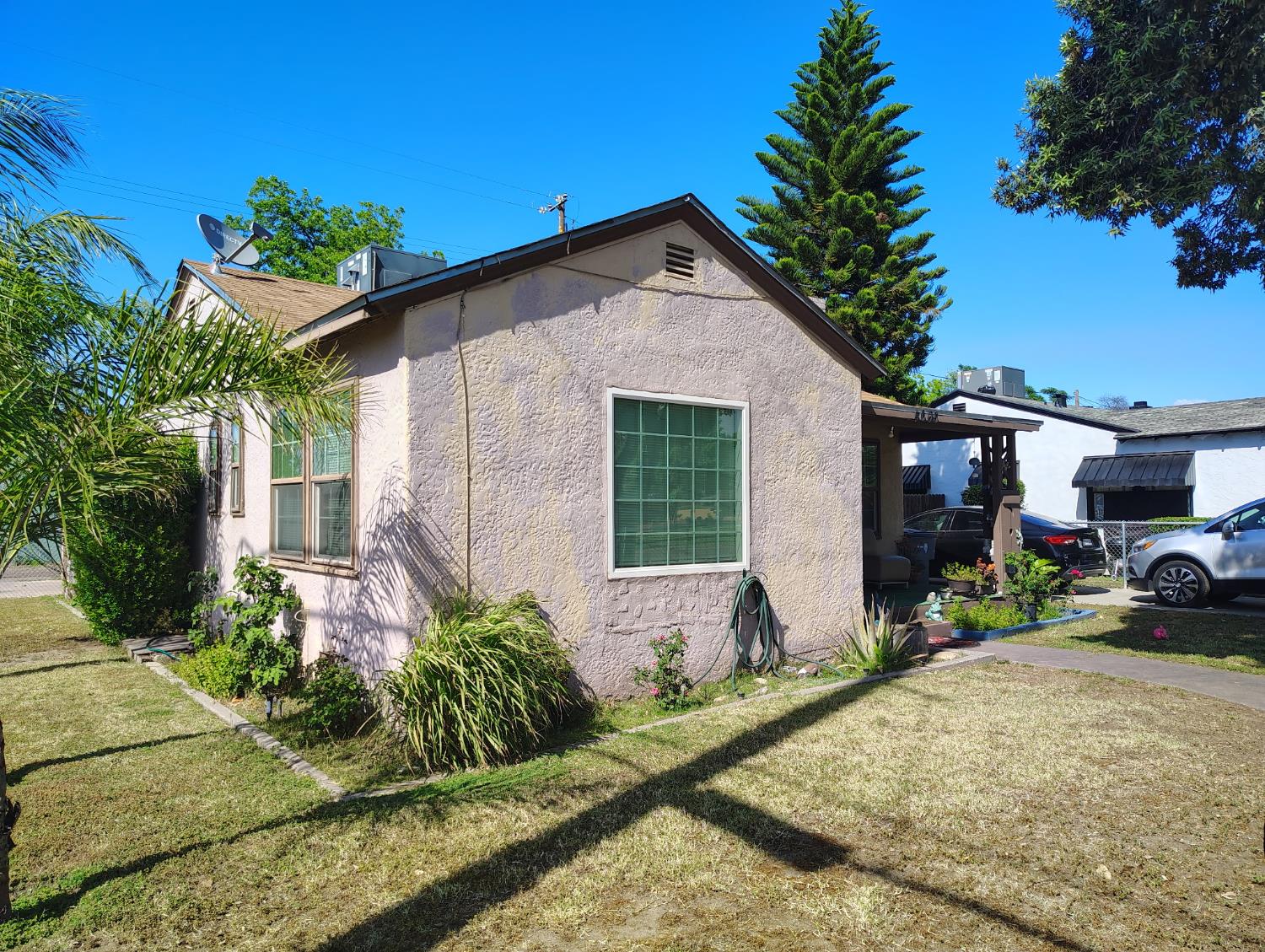 4605 E Mckenzie Ave, Fresno, CA 93702