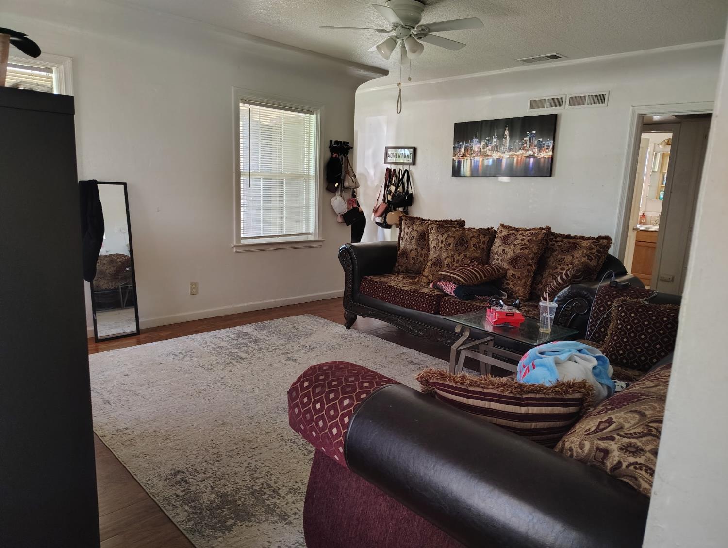 4605 E Mckenzie Ave, Fresno, CA 93702