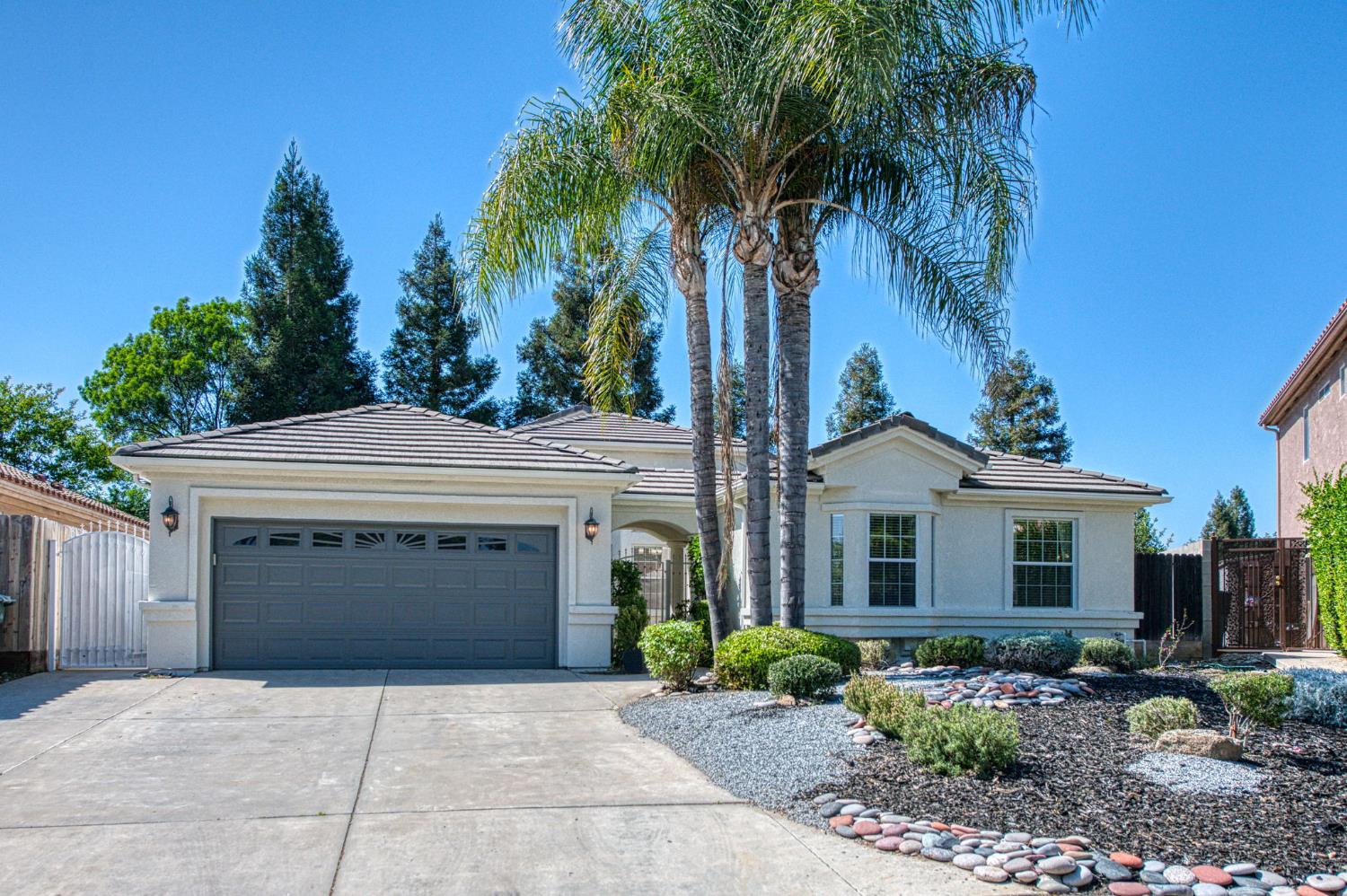 9595 N Woodrow Ave, Fresno, CA 93720