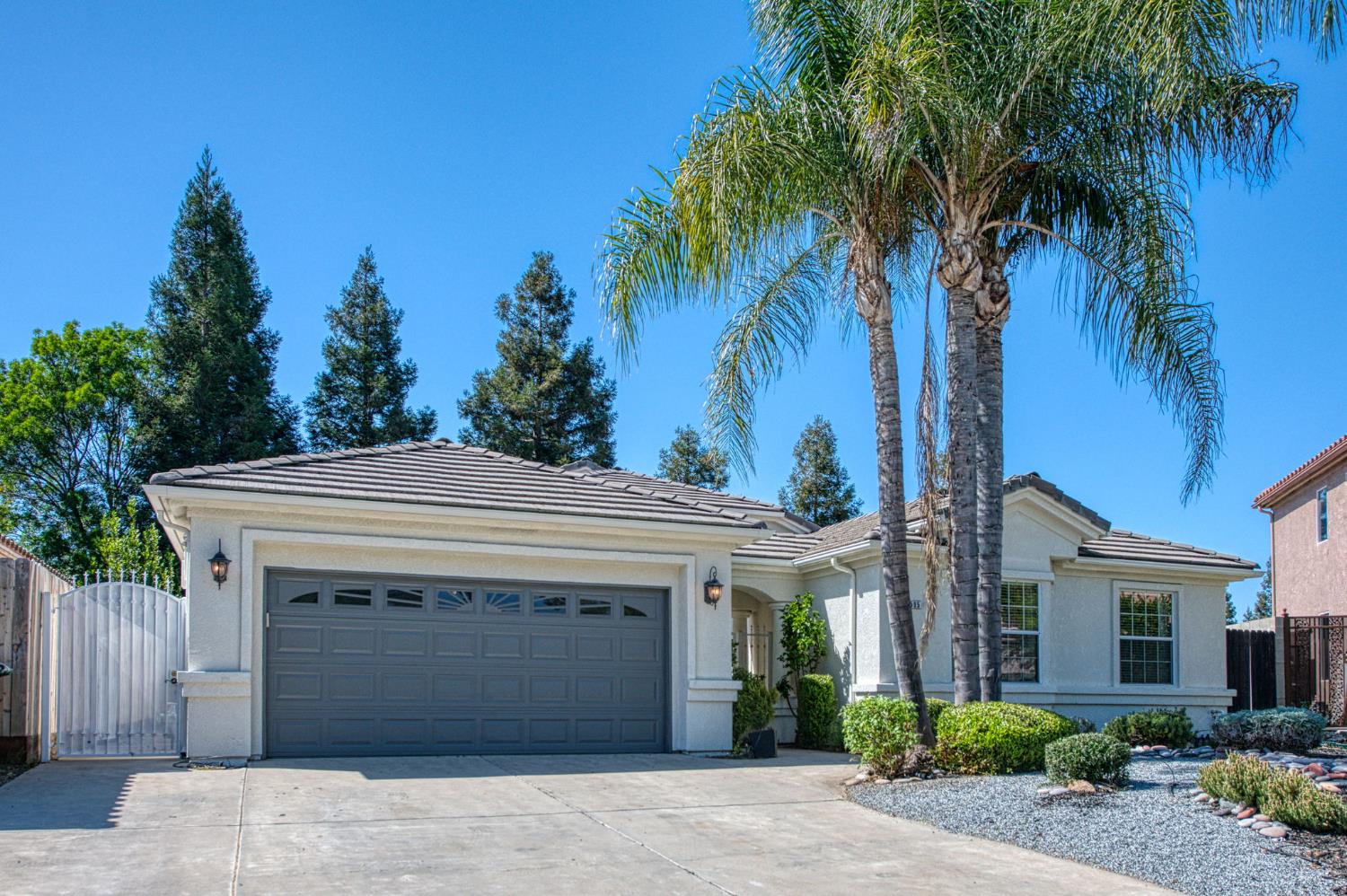 9595 N Woodrow Ave, Fresno, CA 93720