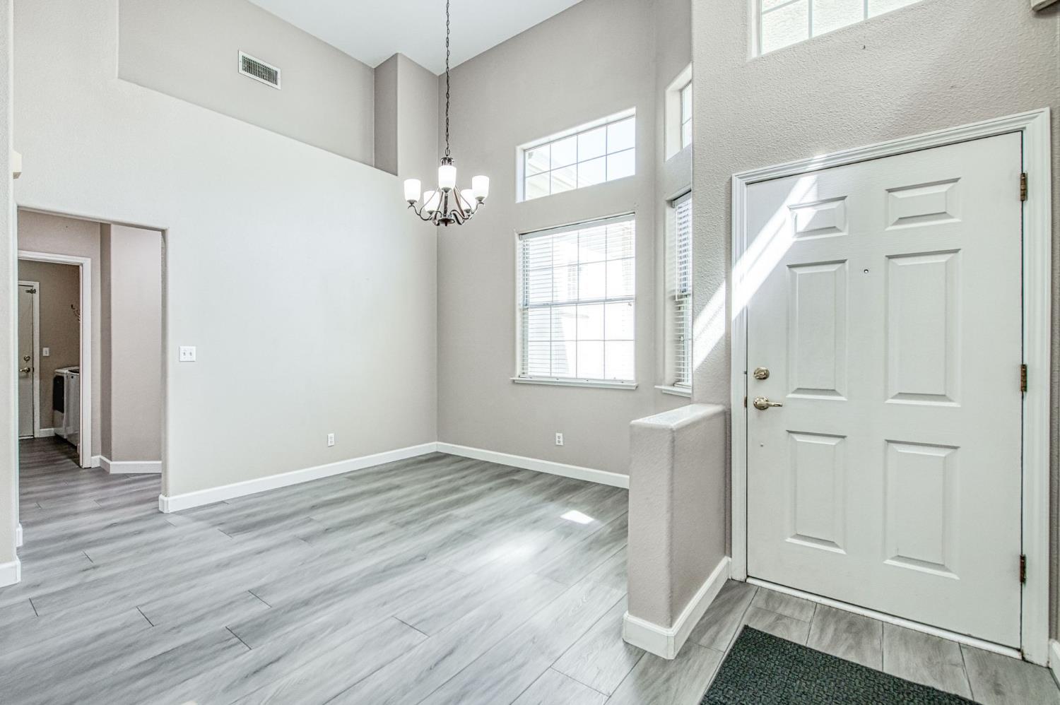9595 N Woodrow Ave, Fresno, CA 93720