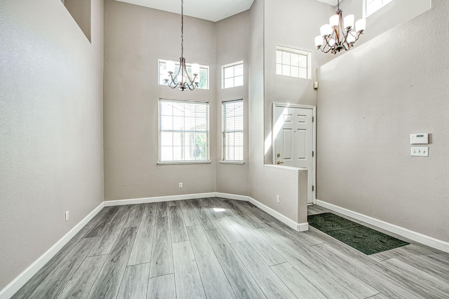 9595 N Woodrow Ave, Fresno, CA 93720
