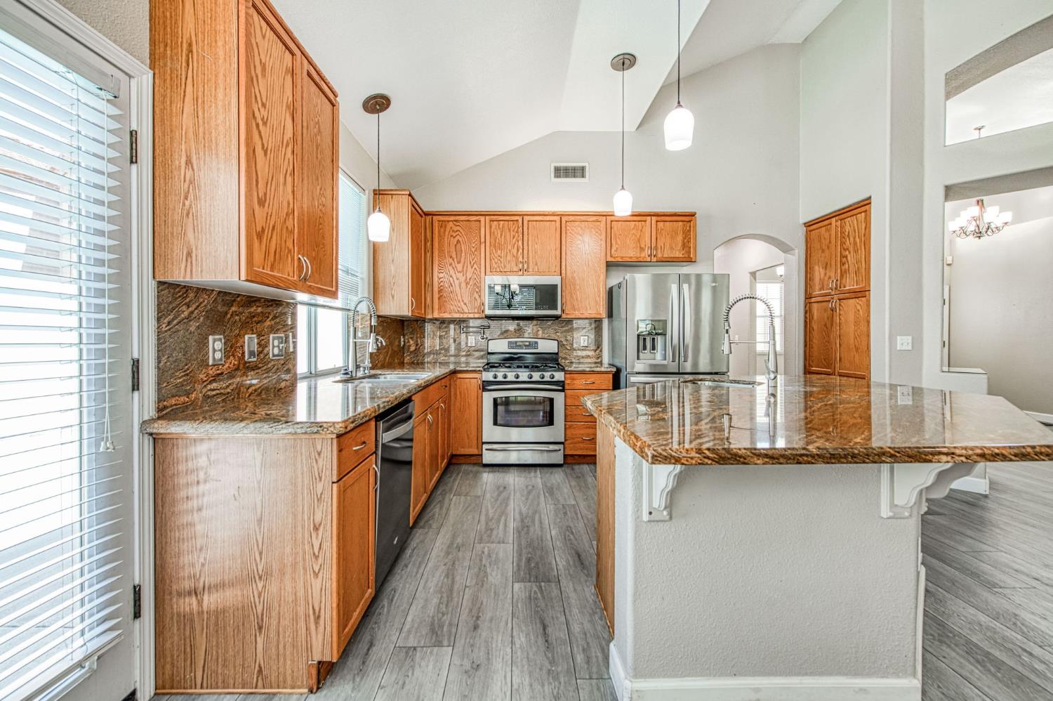 9595 N Woodrow Ave, Fresno, CA 93720