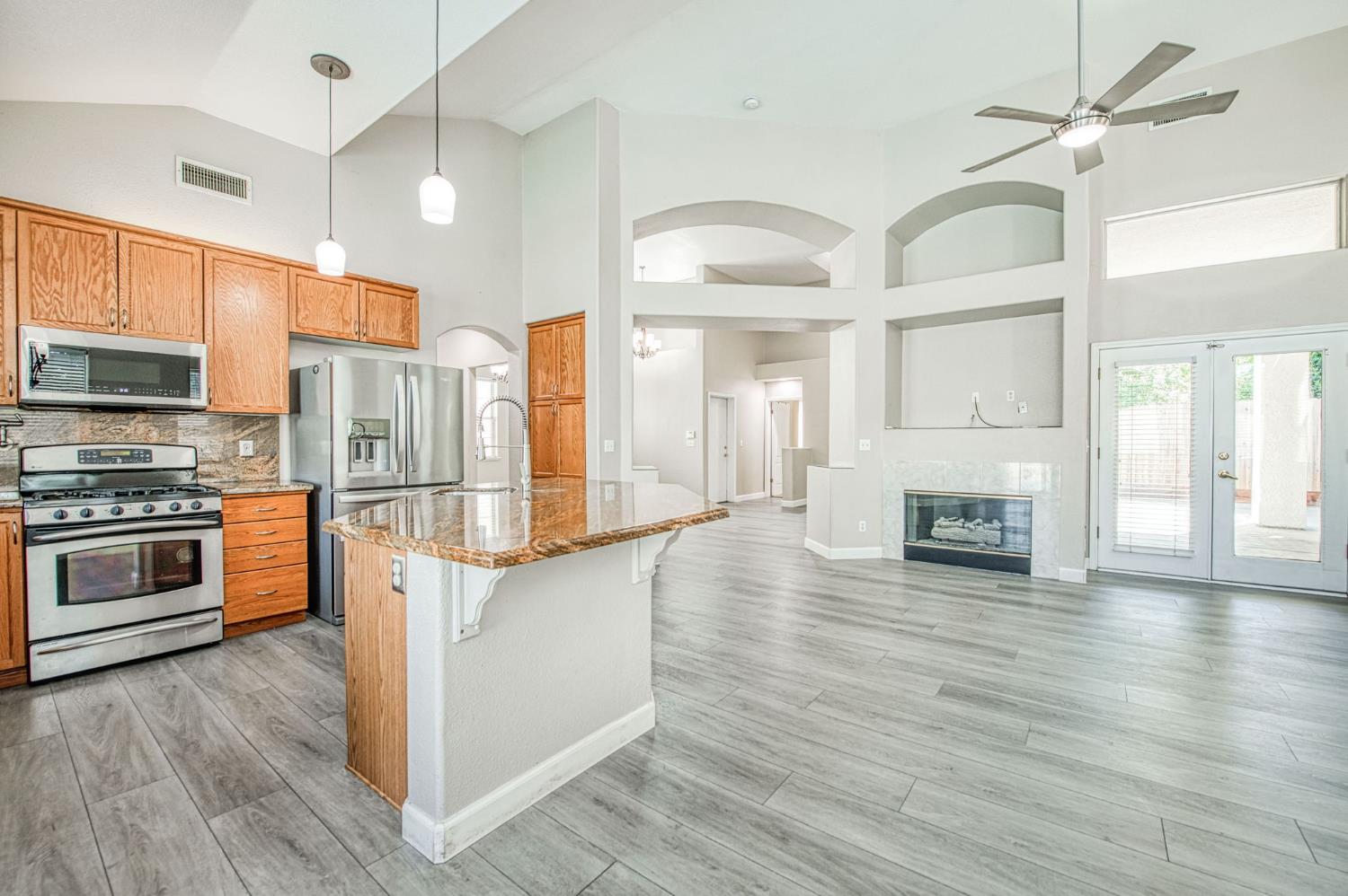 9595 N Woodrow Ave, Fresno, CA 93720