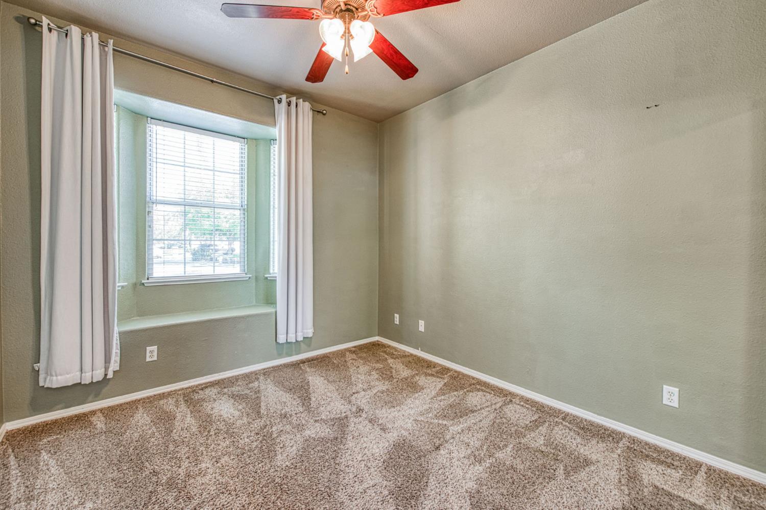 9595 N Woodrow Ave, Fresno, CA 93720