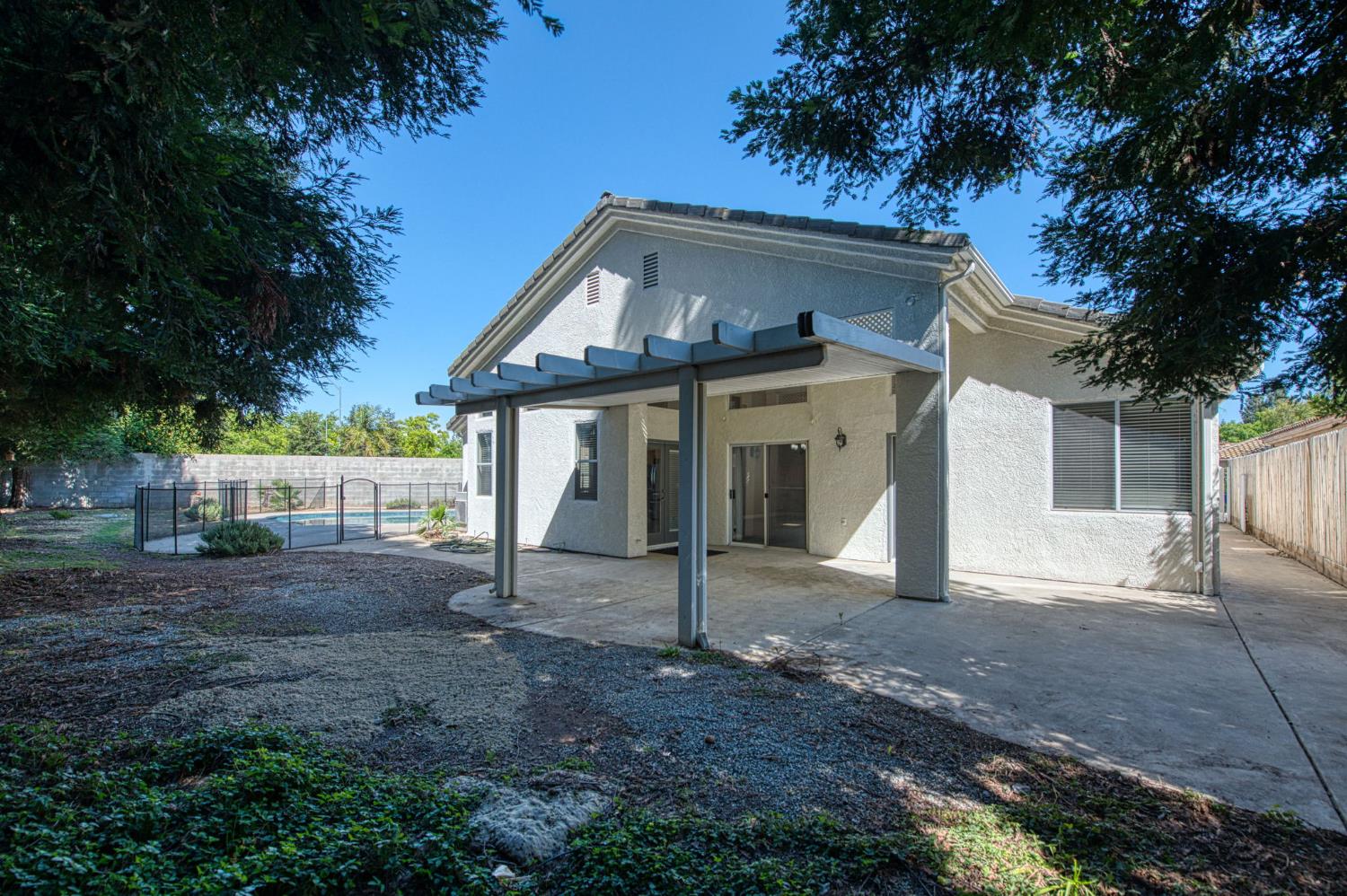 9595 N Woodrow Ave, Fresno, CA 93720