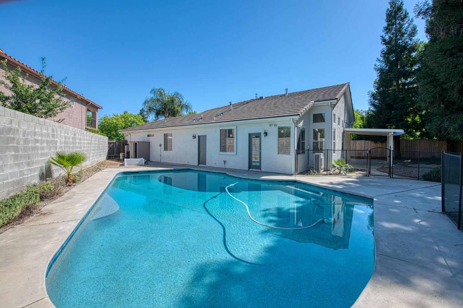 9595 N Woodrow Ave, Fresno, CA 93720