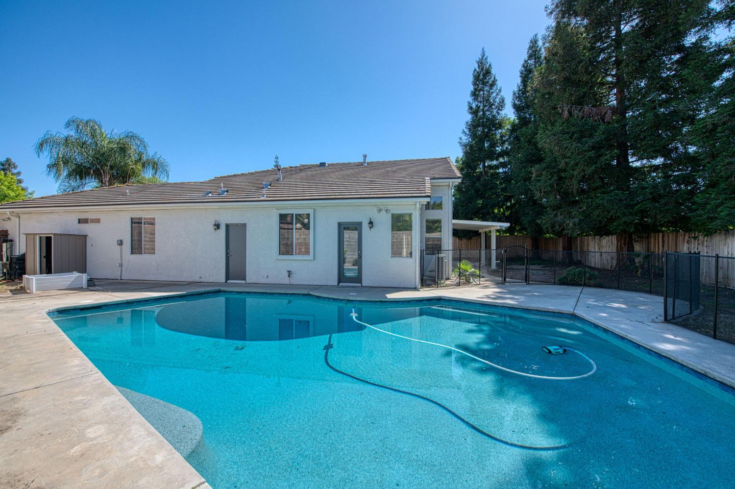9595 N Woodrow Ave, Fresno, CA 93720