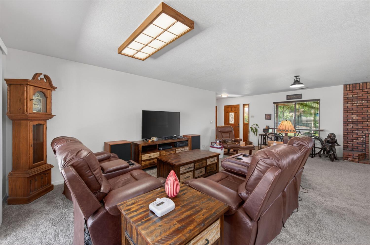 5253 E Platt Ave, Fresno, CA 93727