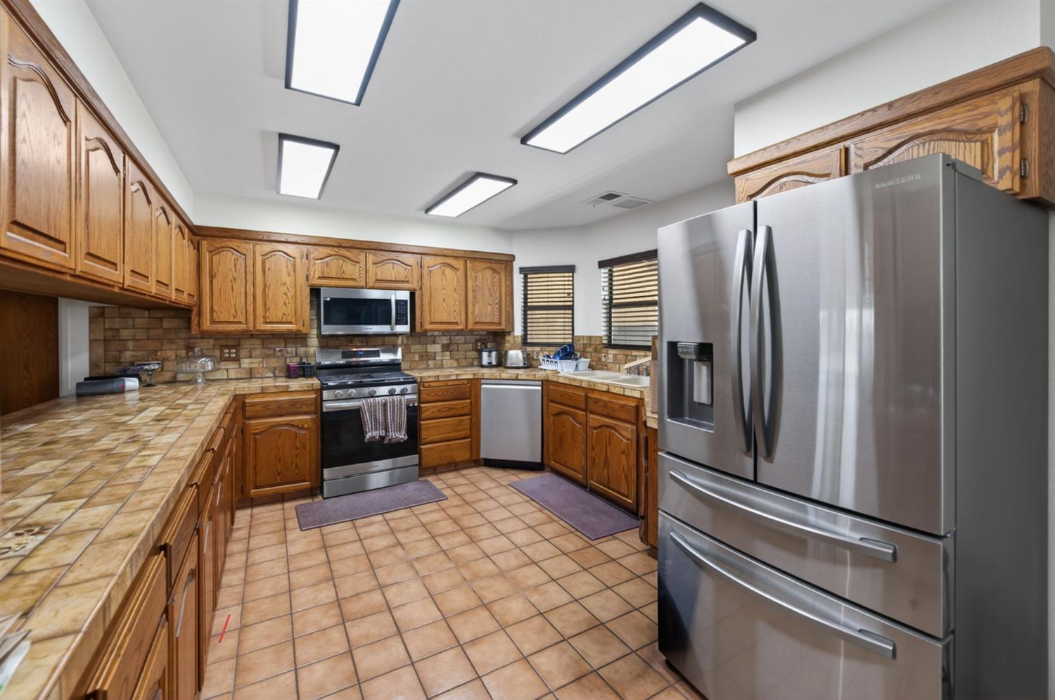5253 E Platt Ave, Fresno, CA 93727