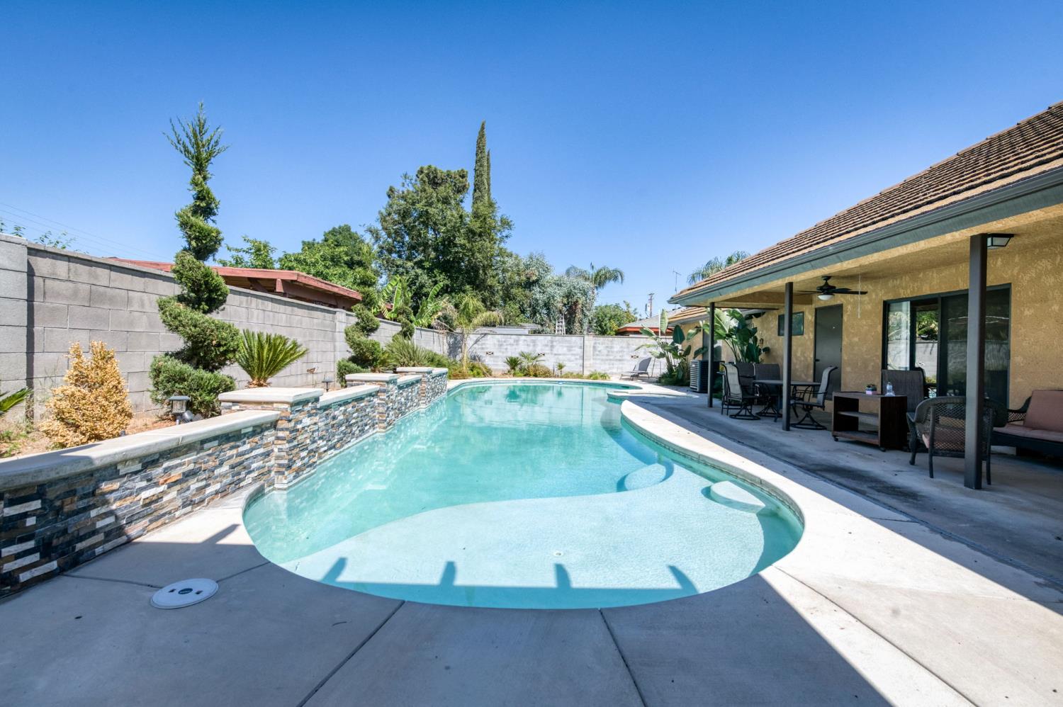 5253 E Platt Ave, Fresno, CA 93727