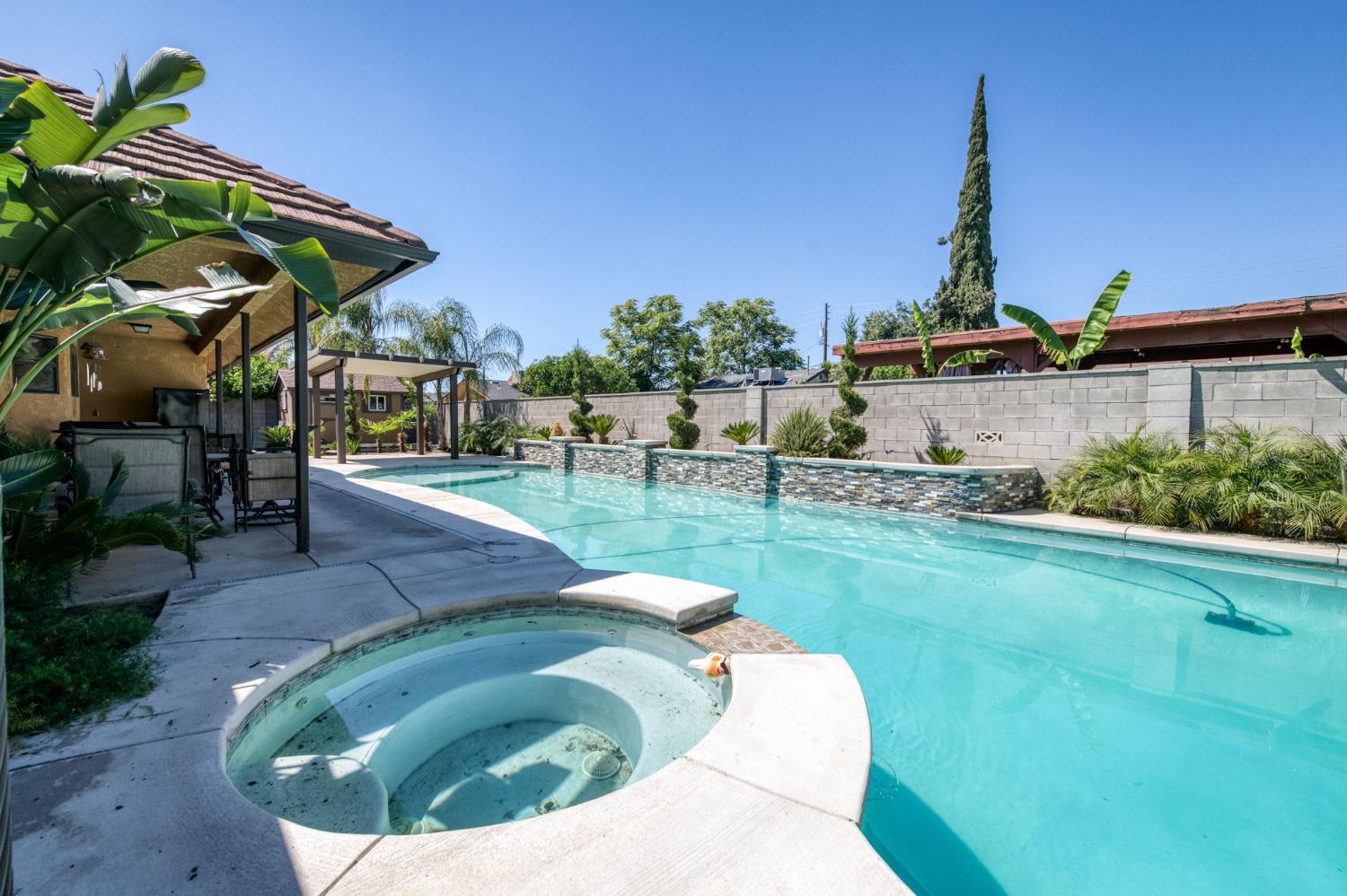 5253 E Platt Ave, Fresno, CA 93727