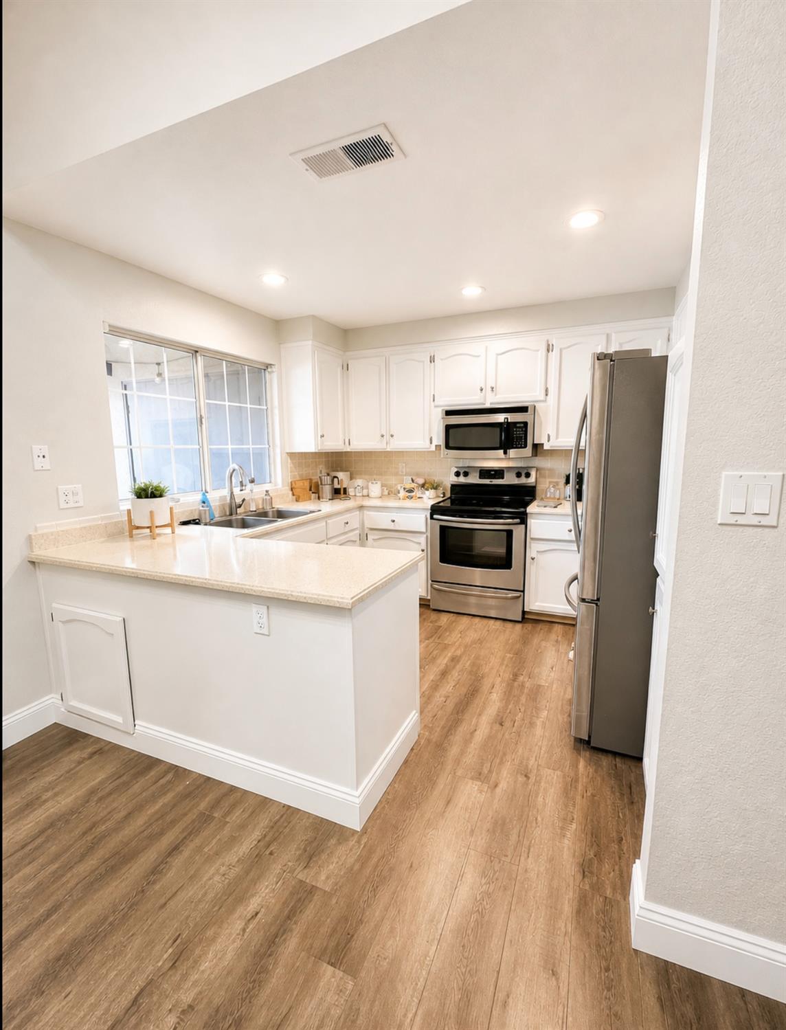 8153 N Cedar Ave #216, Fresno, CA 93720