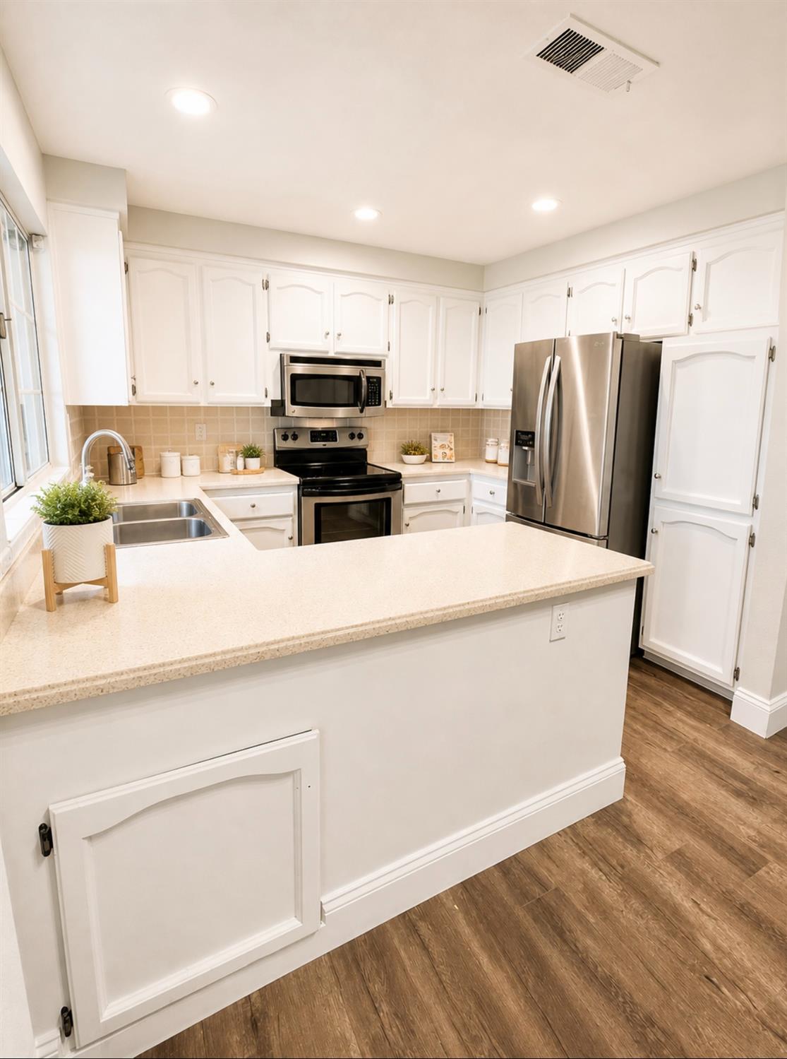 8153 N Cedar Ave #216, Fresno, CA 93720