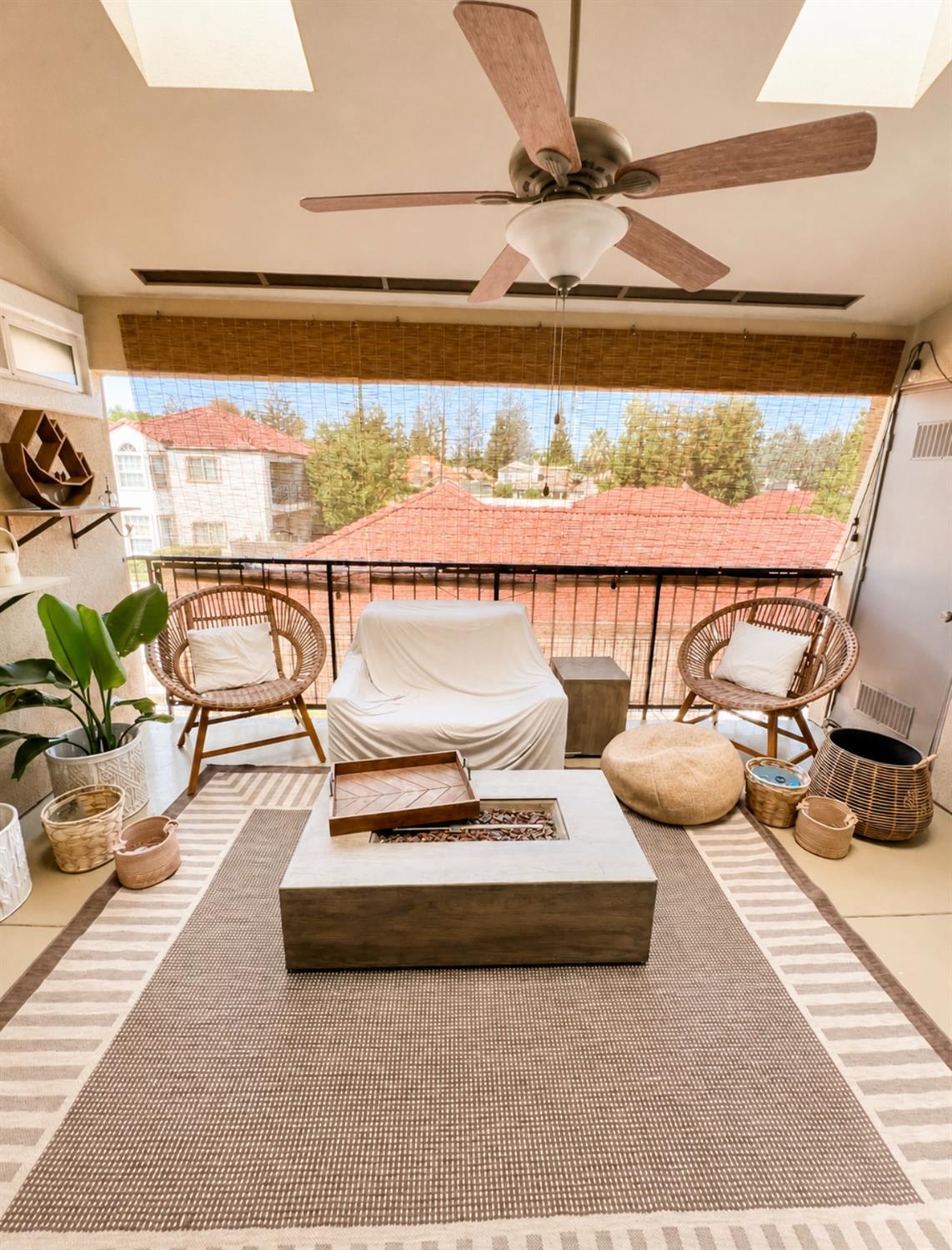 8153 N Cedar Ave #216, Fresno, CA 93720