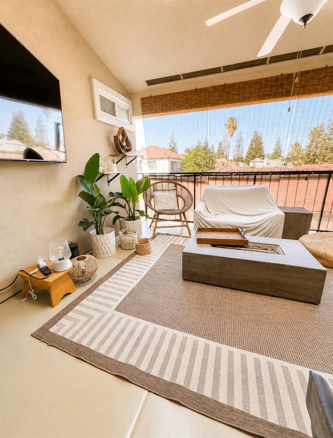 8153 N Cedar Ave #216, Fresno, CA 93720