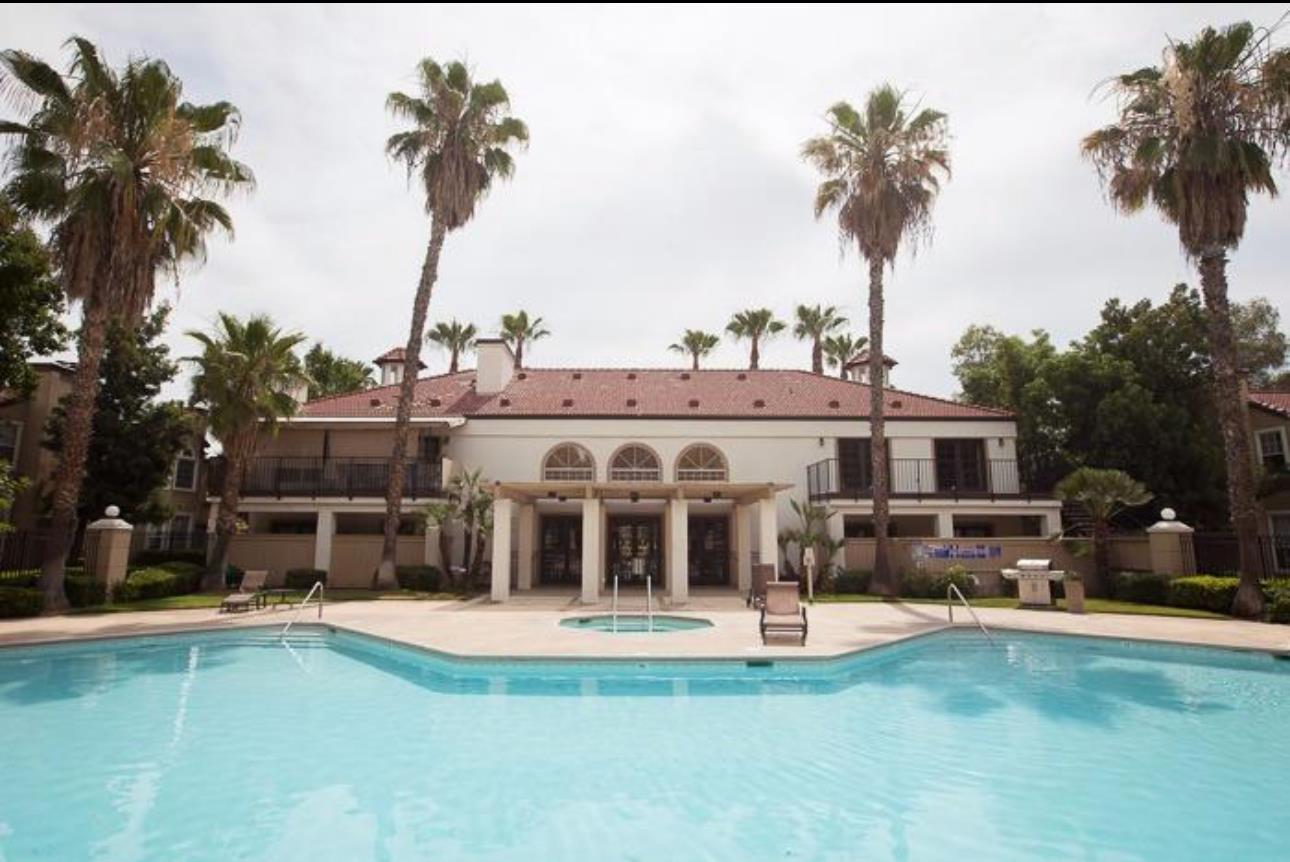 8153 N Cedar Ave #216, Fresno, CA 93720