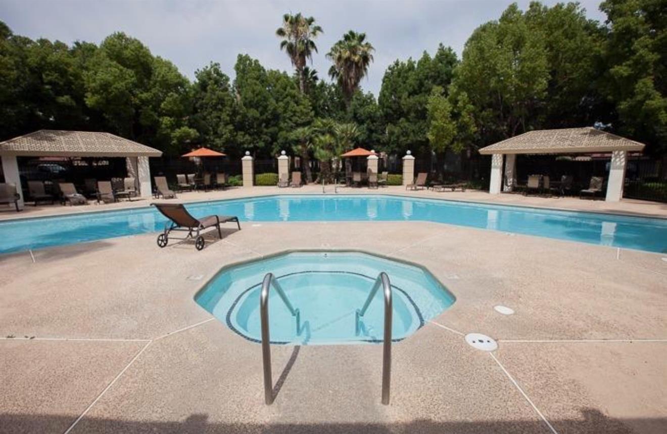 8153 N Cedar Ave #216, Fresno, CA 93720