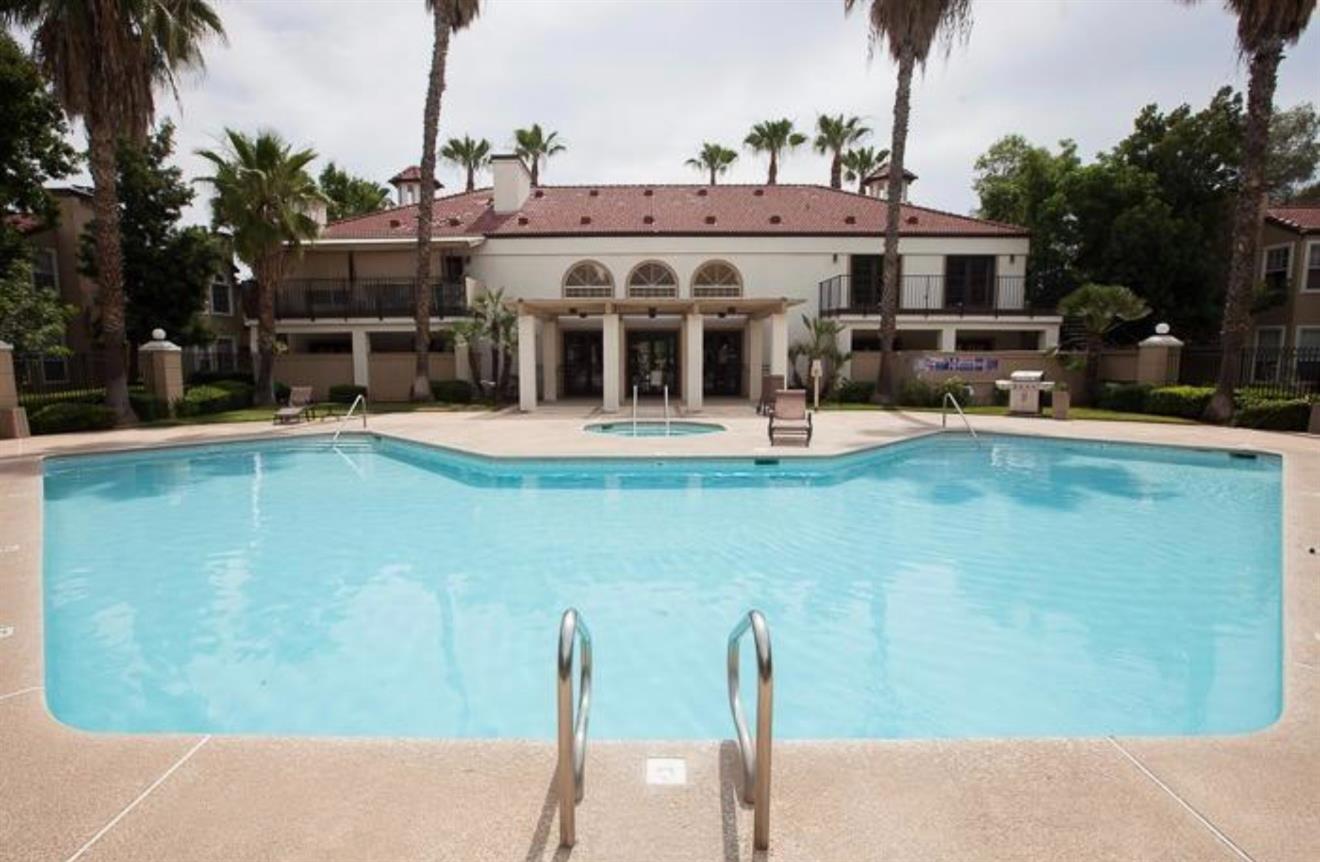 8153 N Cedar Ave #216, Fresno, CA 93720